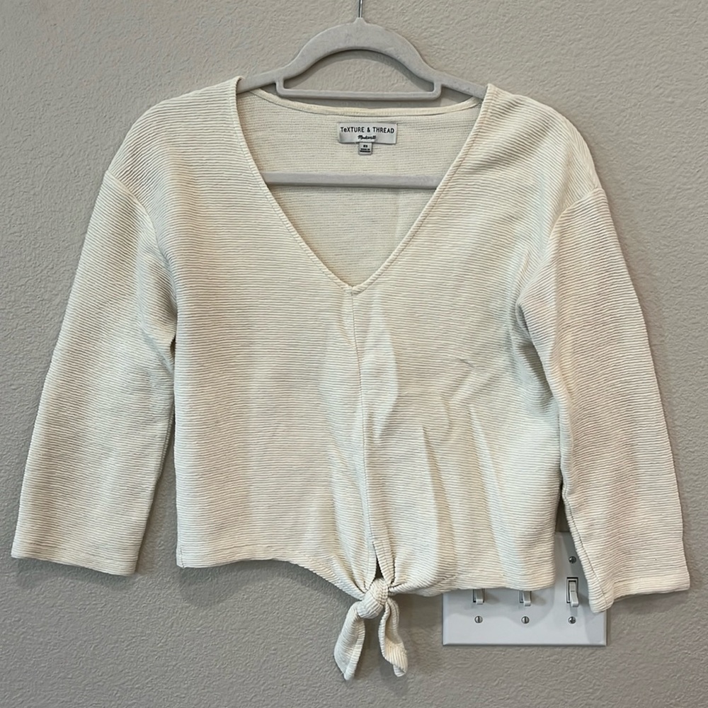 TeXTURE&THREAD by Madewell hip-legth, 3/4 sleeve. Off-white with tie, V-neck